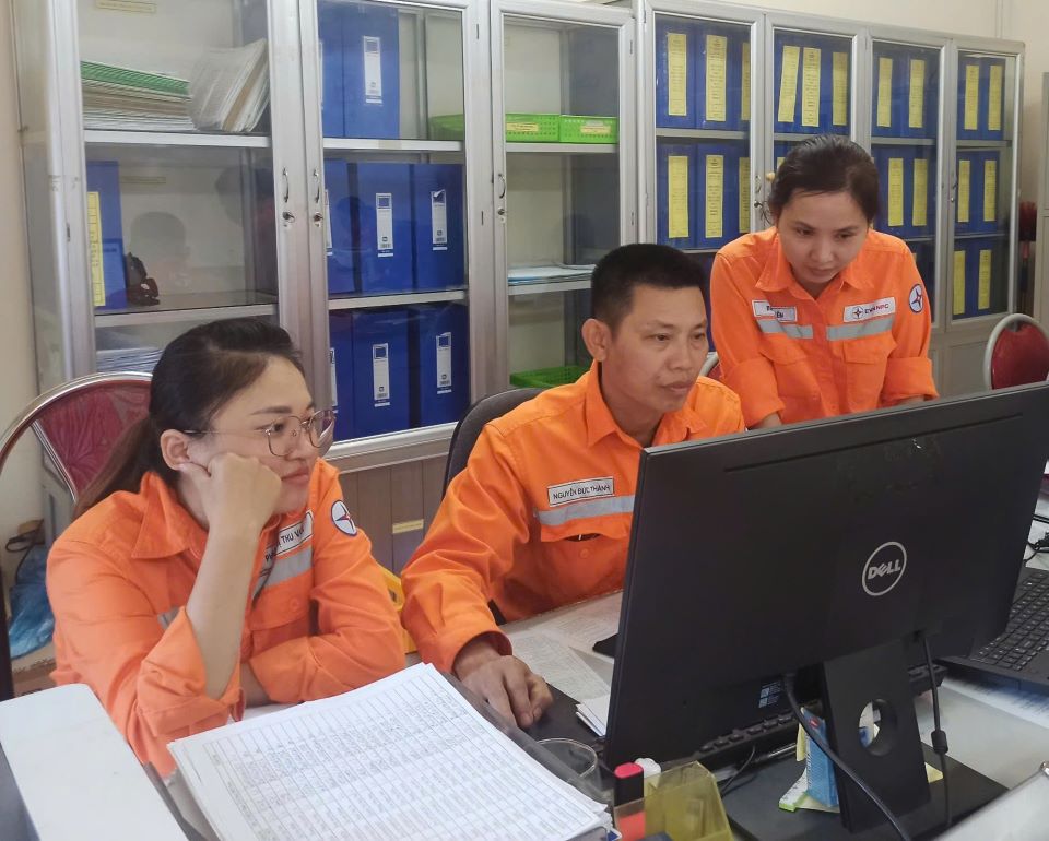 Điện lực khu vực Phù Yên - Bắc Yên: Đề cao bình đẳng giới trong thực hiện công việc